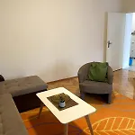 Tzk Lovely 1 Bedroom With Parking Spot