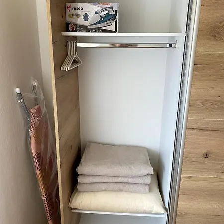 Apartman Tzk Lovely 1 Bedroom With Parking Spot
