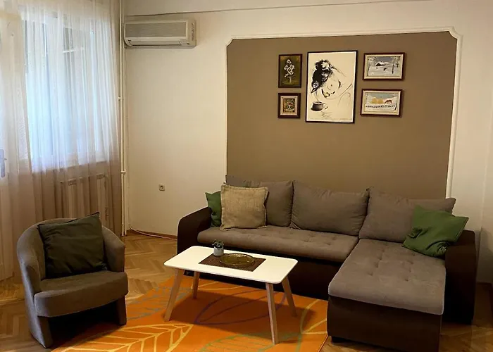Tzk Lovely 1 Bedroom With Parking Spot 스코페