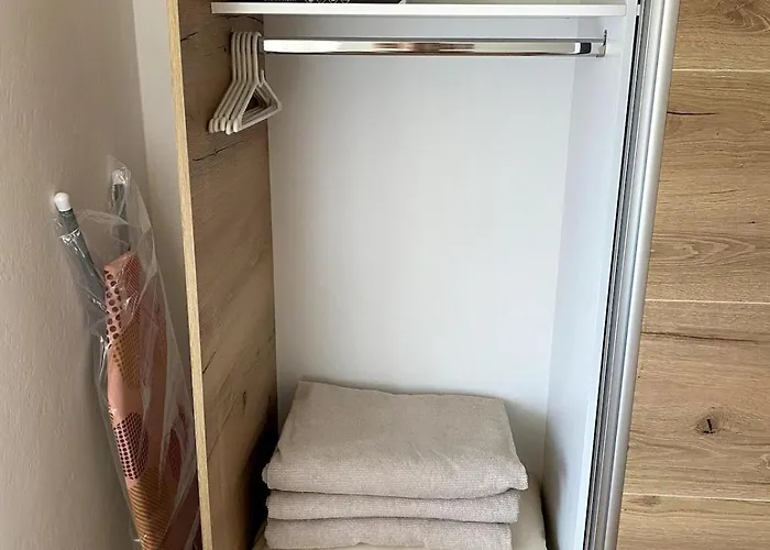 아파트 Tzk Lovely 1 Bedroom With Parking Spot