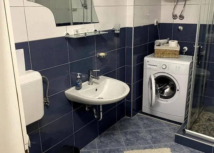 Tzk Lovely 1 Bedroom With Parking Spot 스코페